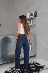 Arkadan tokalı jeans pantolon